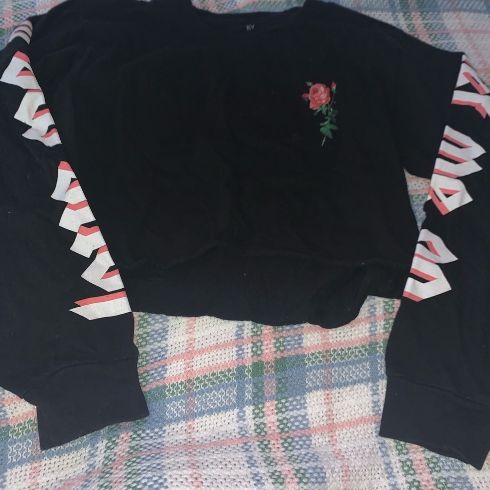 black zumiez crop top